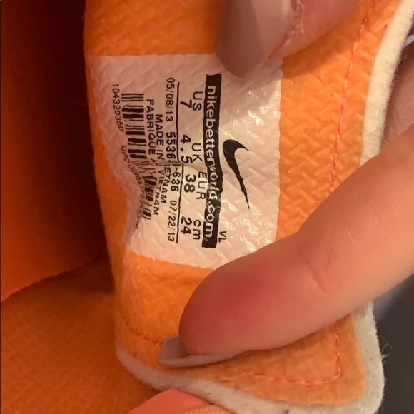 indoor soccer shoes - Picture 4 of 4